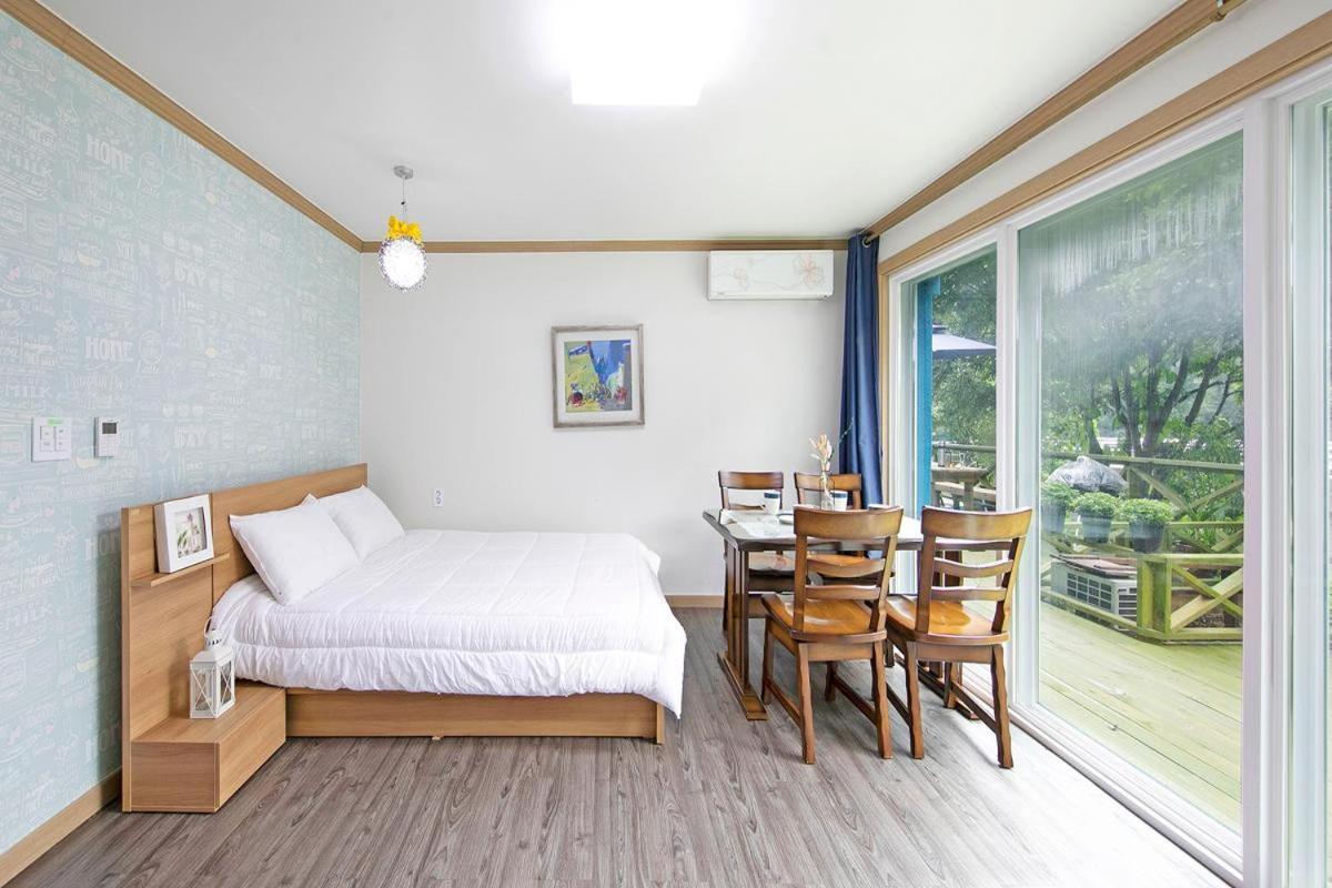 Hongcheon When You Are There Pension Номер фото