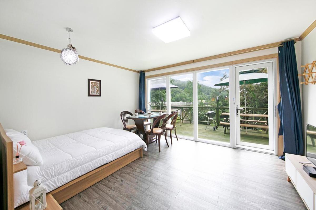 Hongcheon When You Are There Pension Номер фото