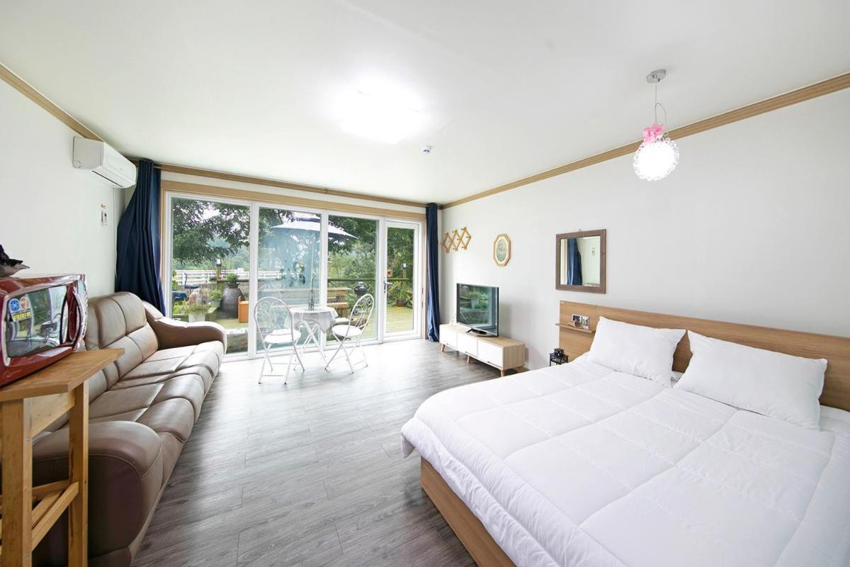 Hongcheon When You Are There Pension Номер фото